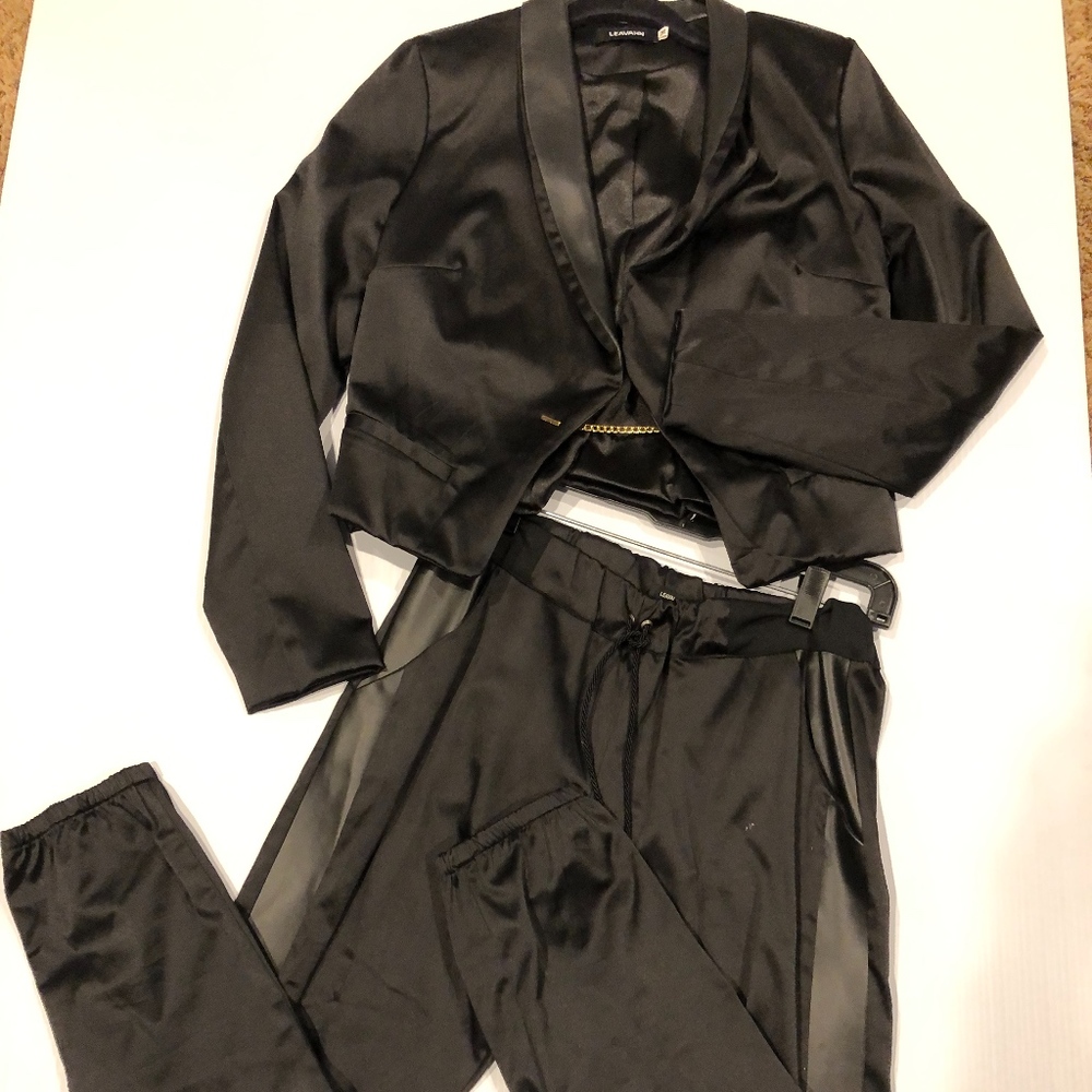 Leavahn Tuxedo Suit Jacket
